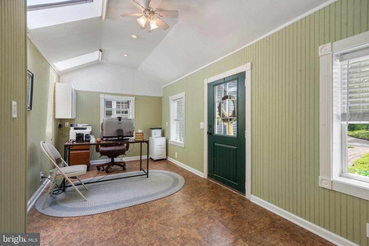 832 Muller Road photo 22