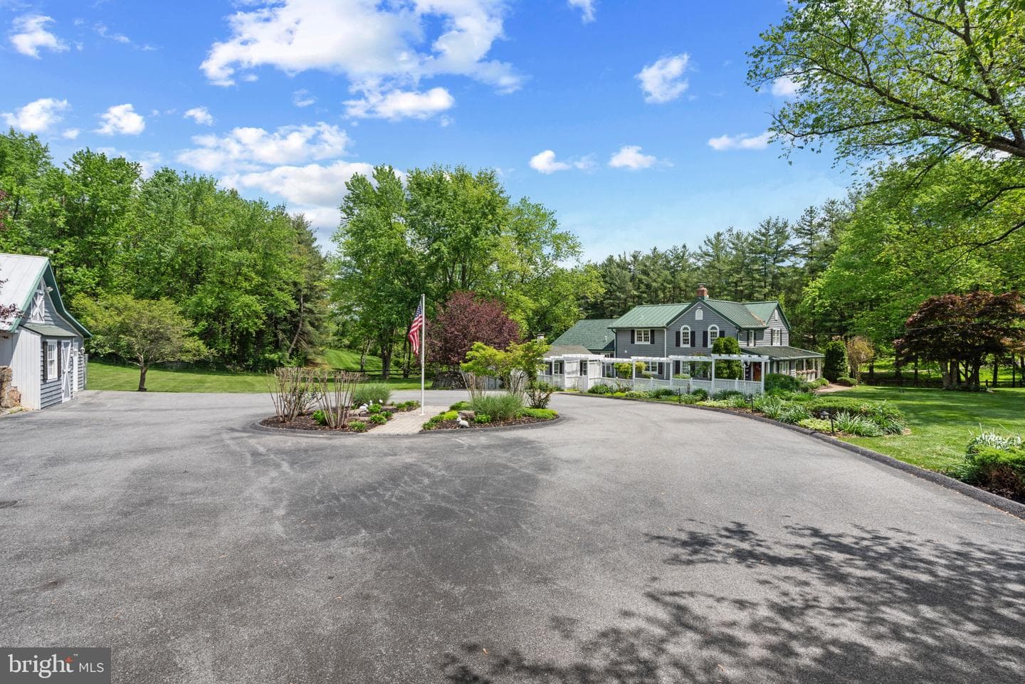 832 Muller Road photo 36