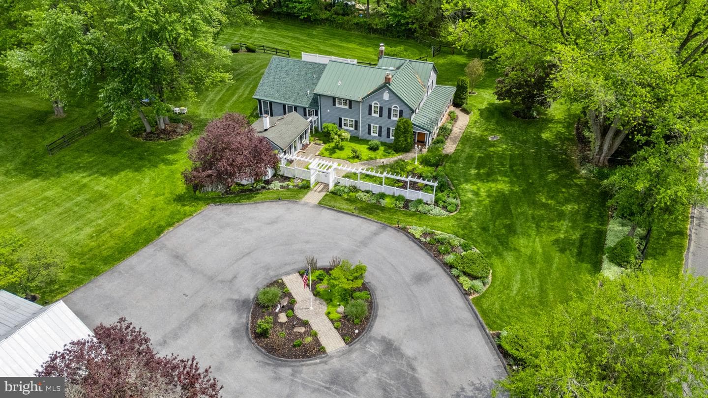 832 Muller Road photo 38