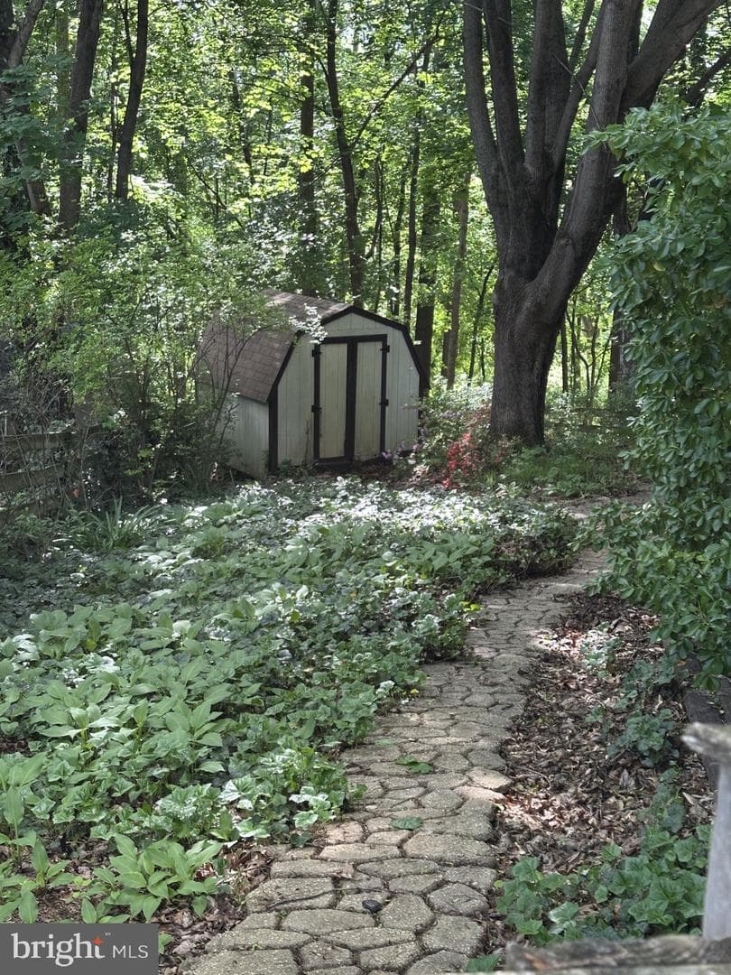 310 Bishop Court photo 2