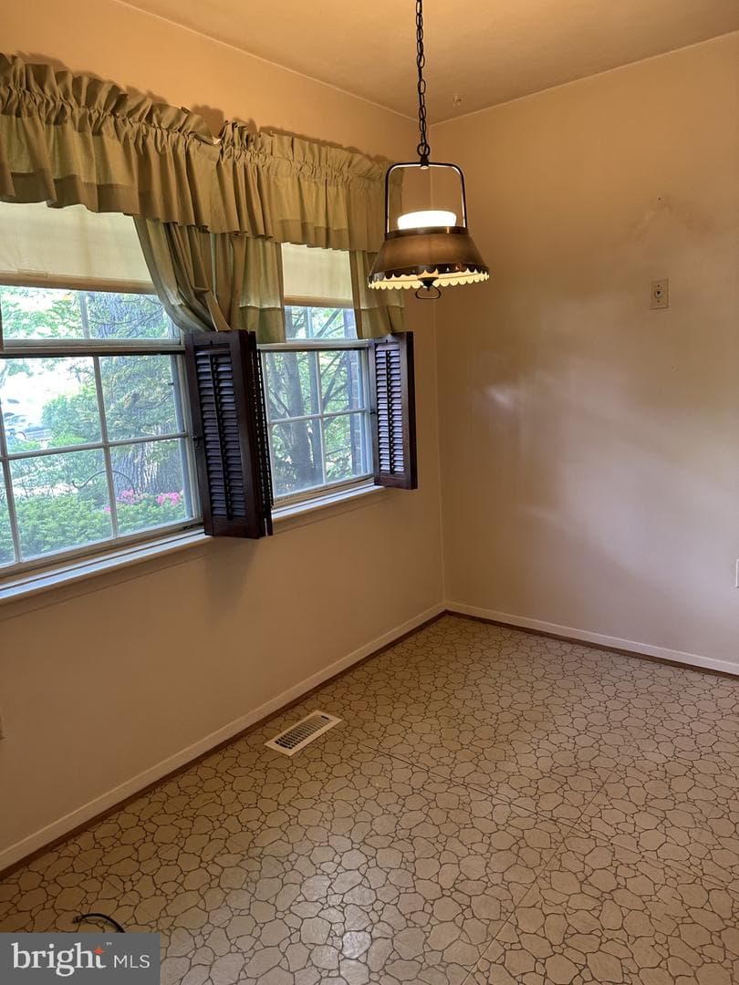 310 Bishop Court photo 4