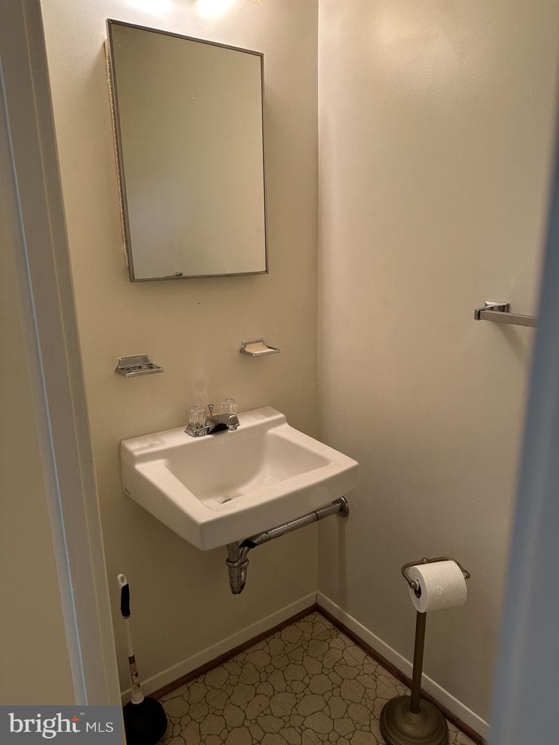 310 Bishop Court photo 5