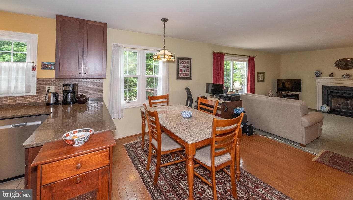7140 Brangles Road photo 11