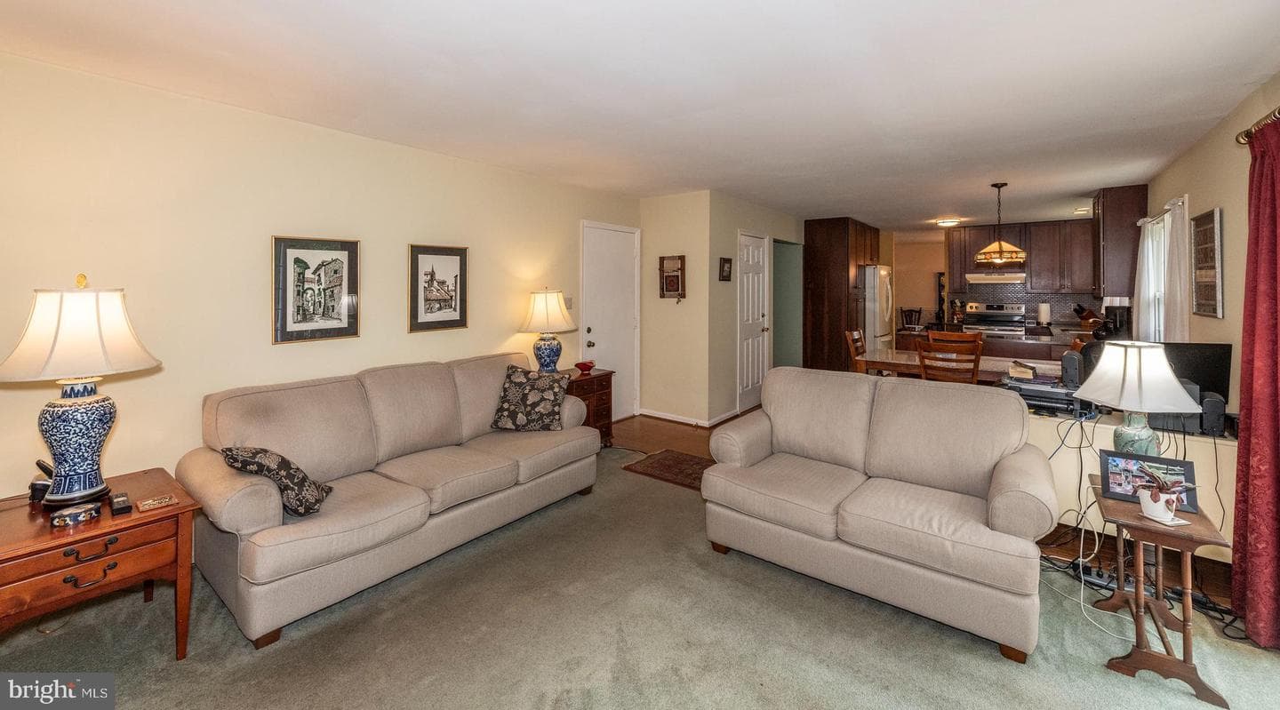 7140 Brangles Road photo 17