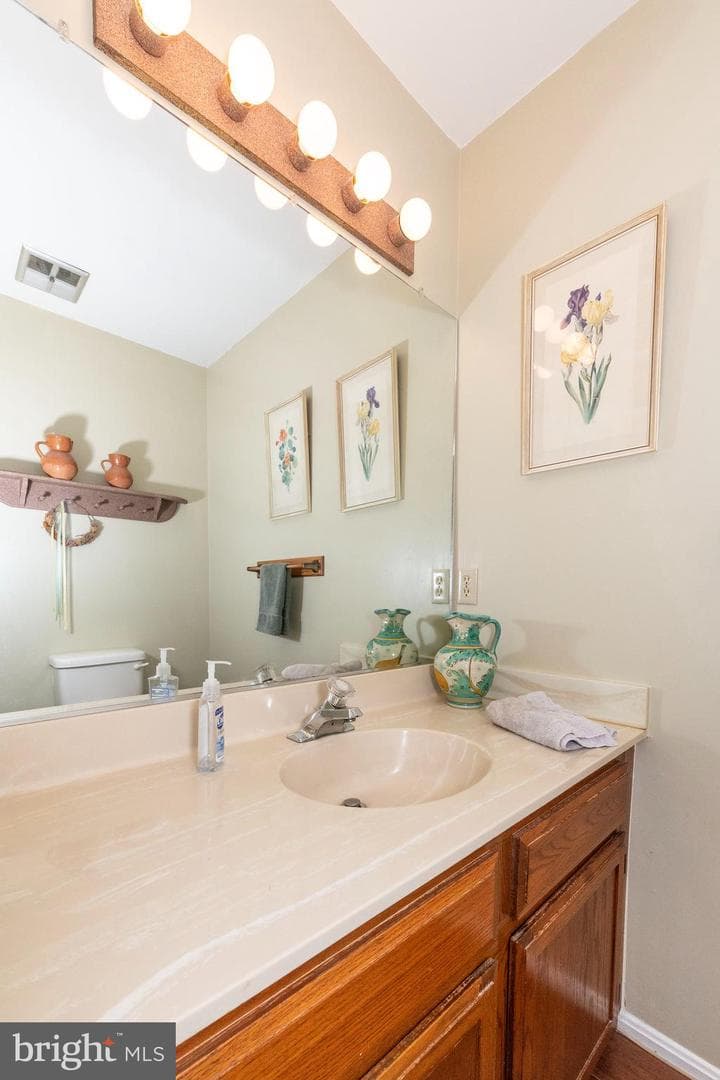 7140 Brangles Road photo 26