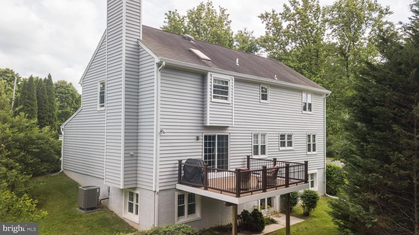 7140 Brangles Road photo 52