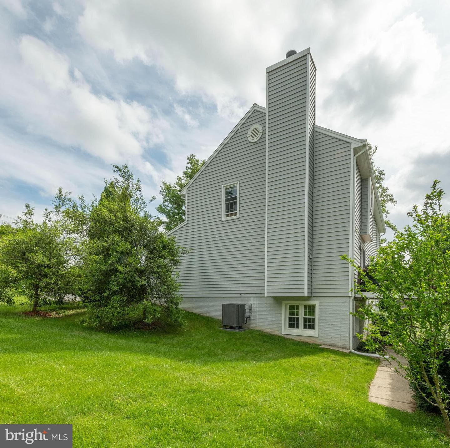 7140 Brangles Road photo 58