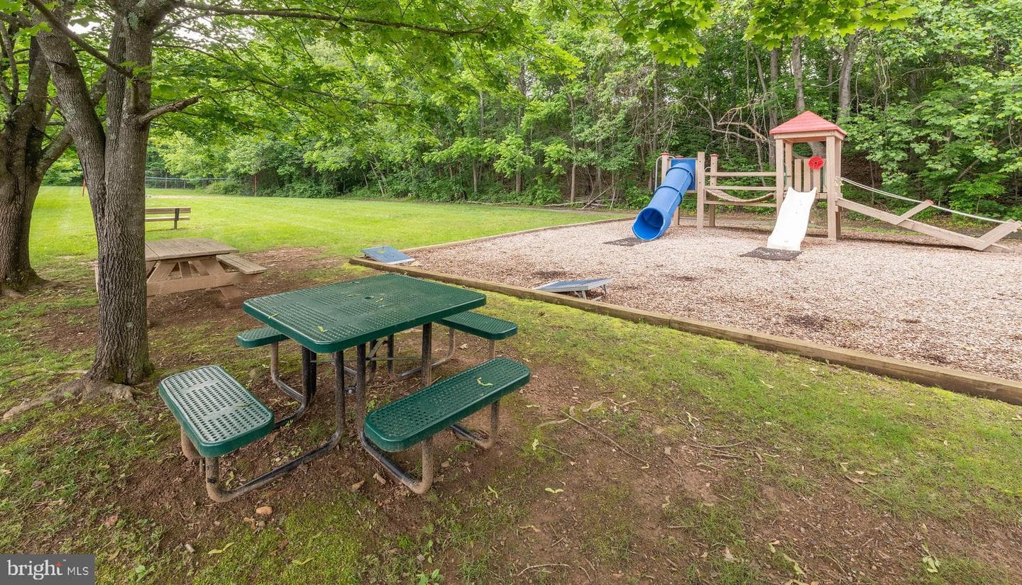 7140 Brangles Road photo 62