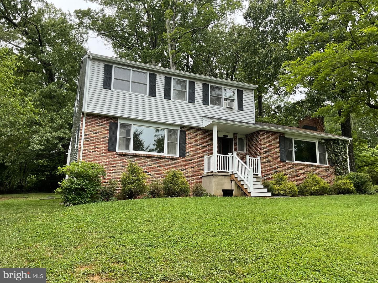 2425 Clydesdale Road photo 1