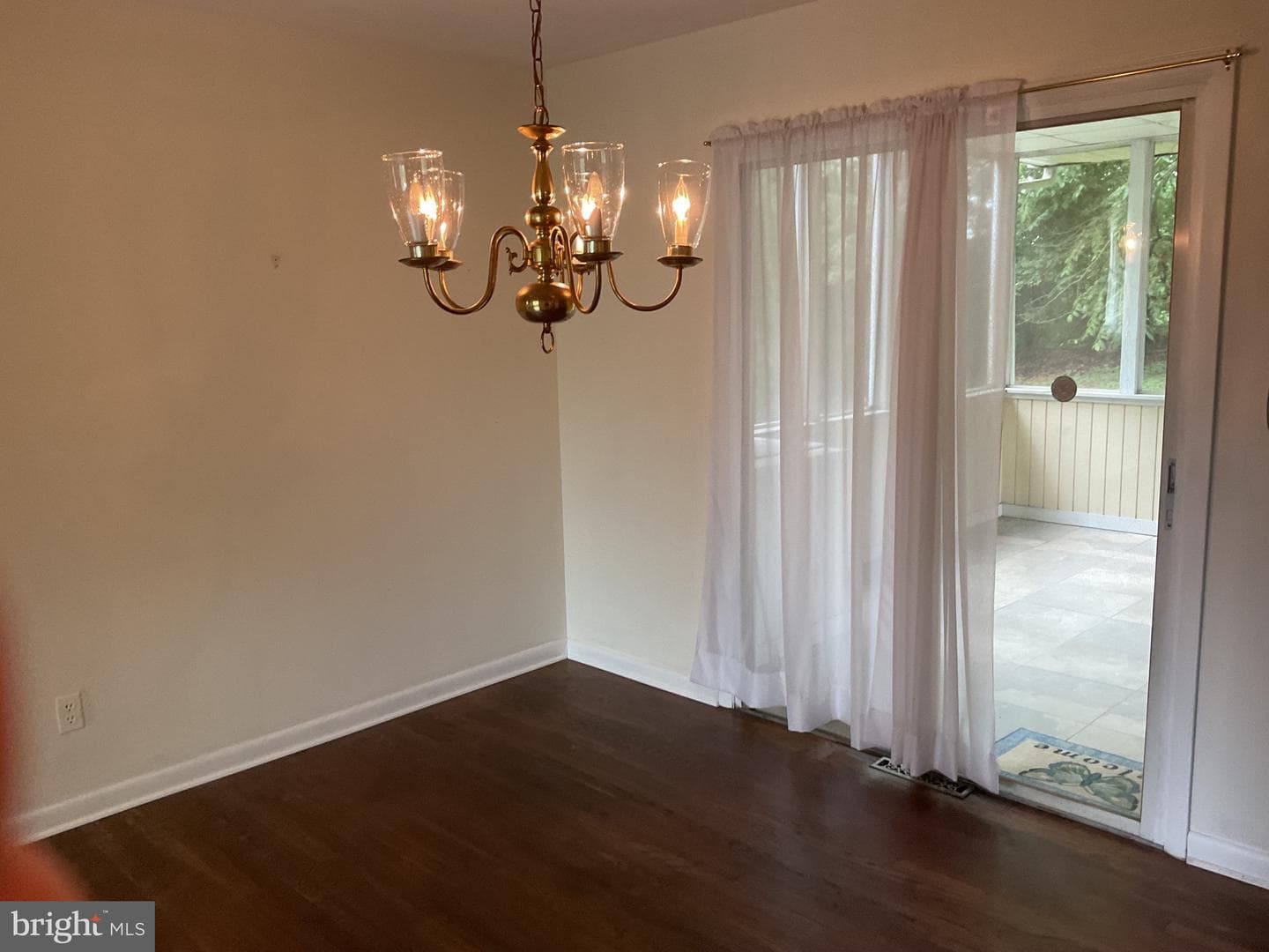 2425 Clydesdale Road photo 10