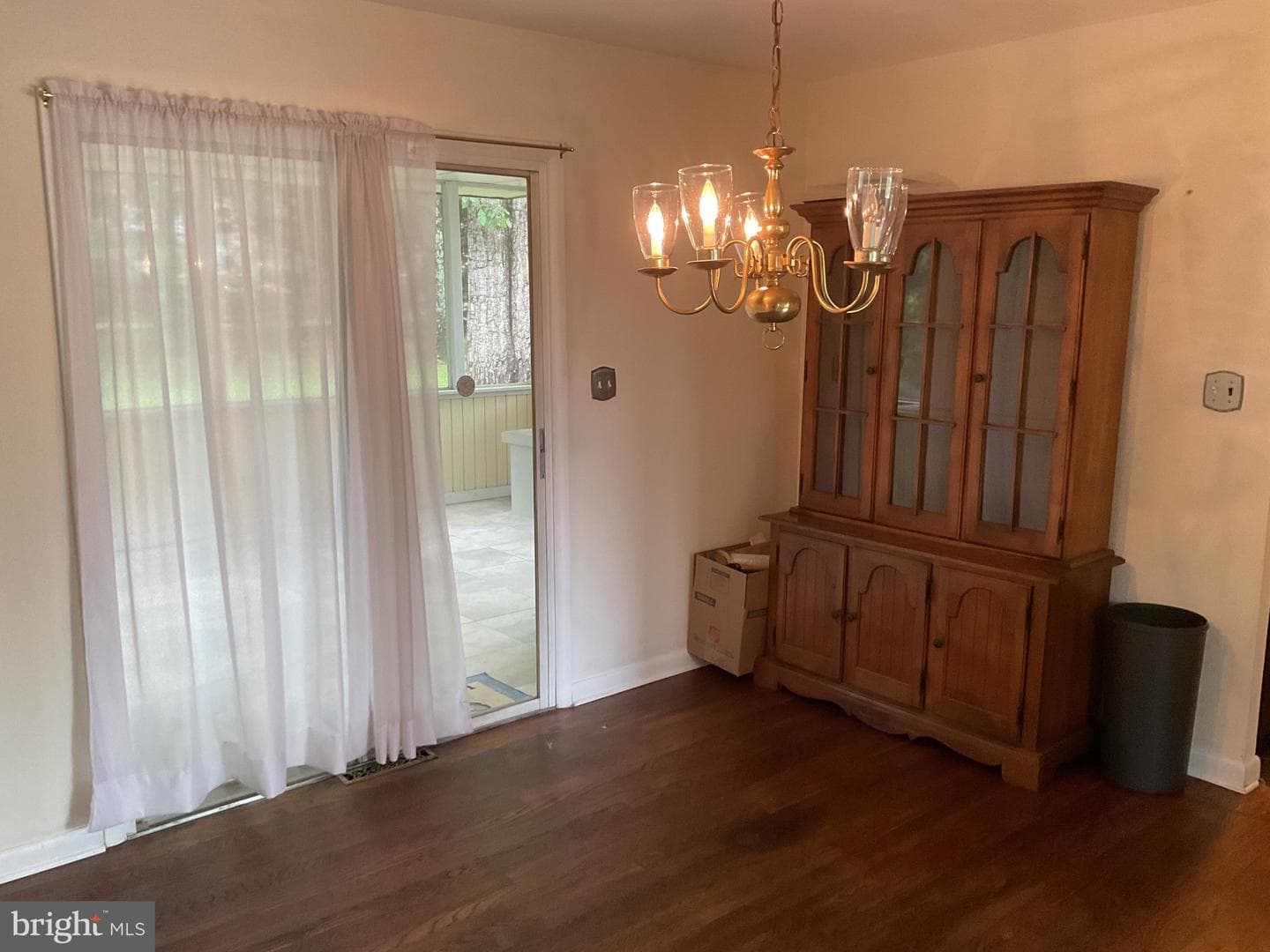 2425 Clydesdale Road photo 9