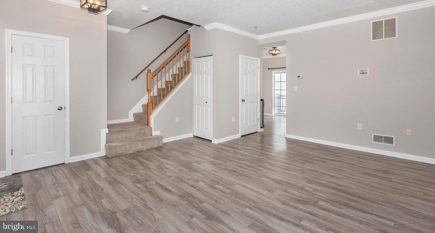 1169 Balsam Circle photo 4