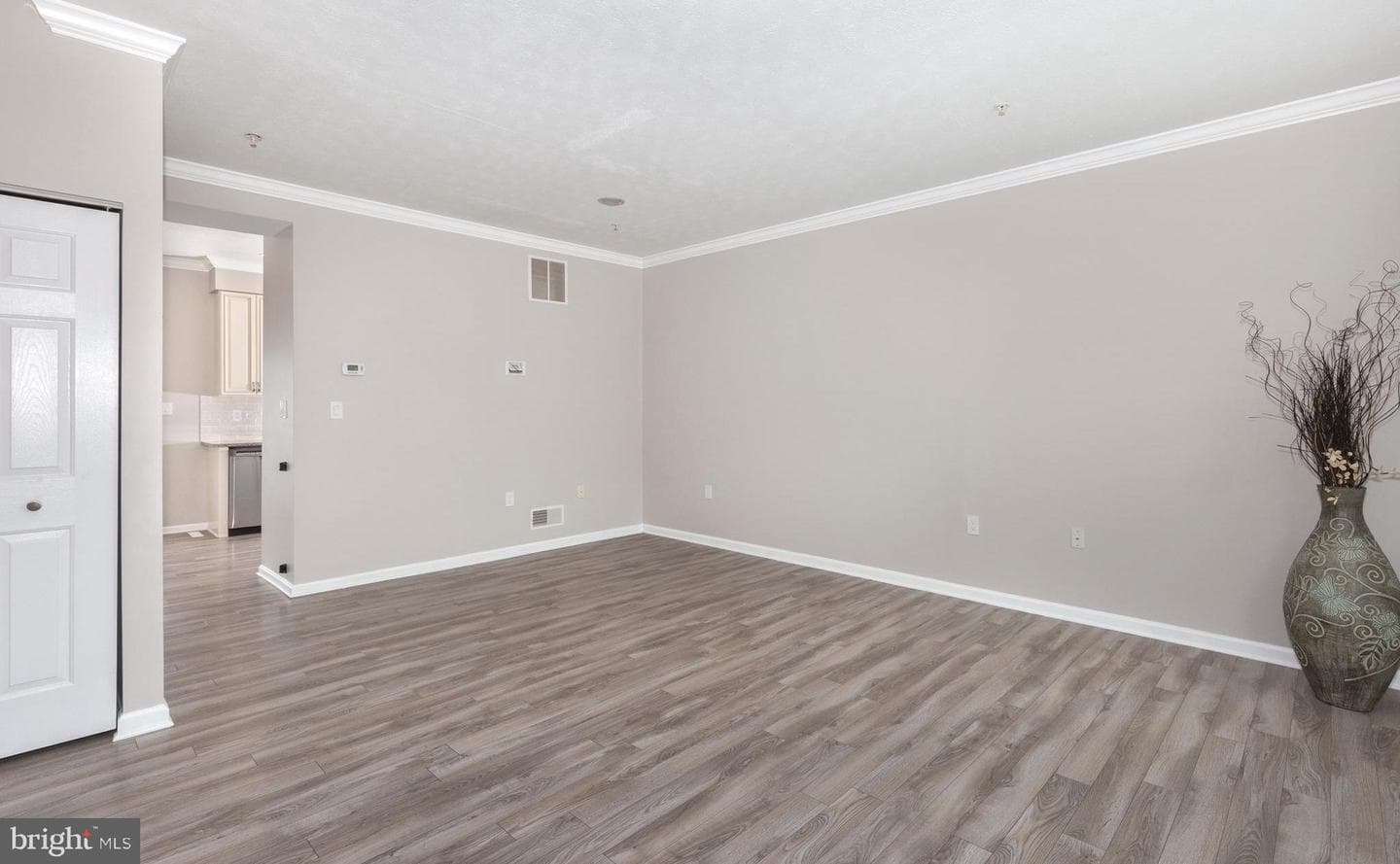 1169 Balsam Circle photo 7