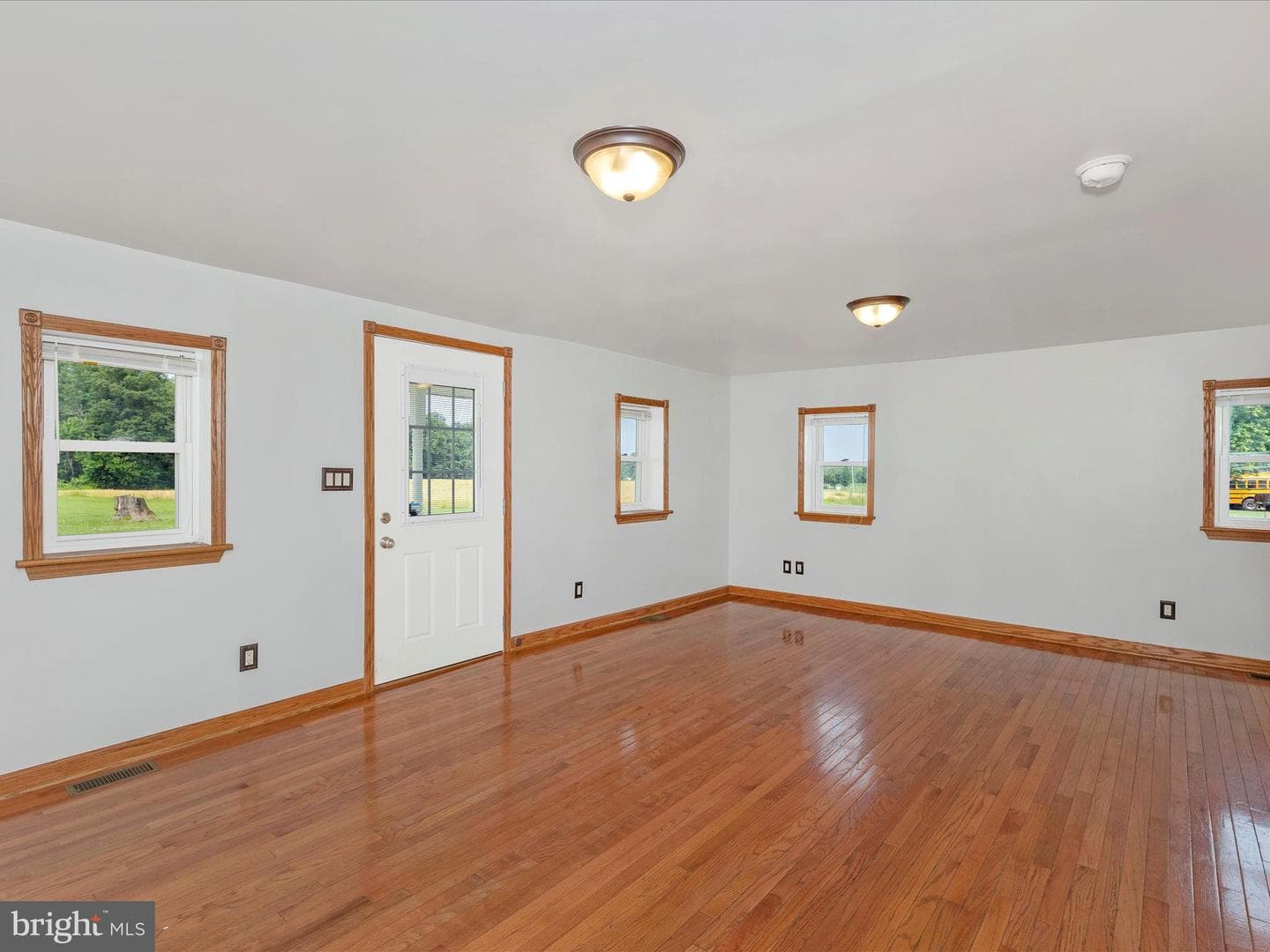 4215 Harney Road photo 10