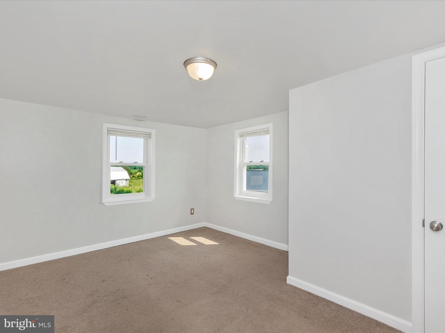 4215 Harney Road photo 31