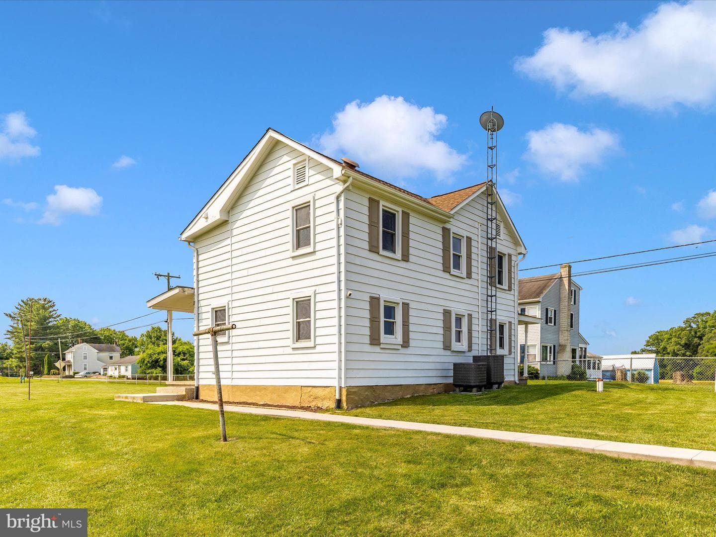 4215 Harney Road photo 38