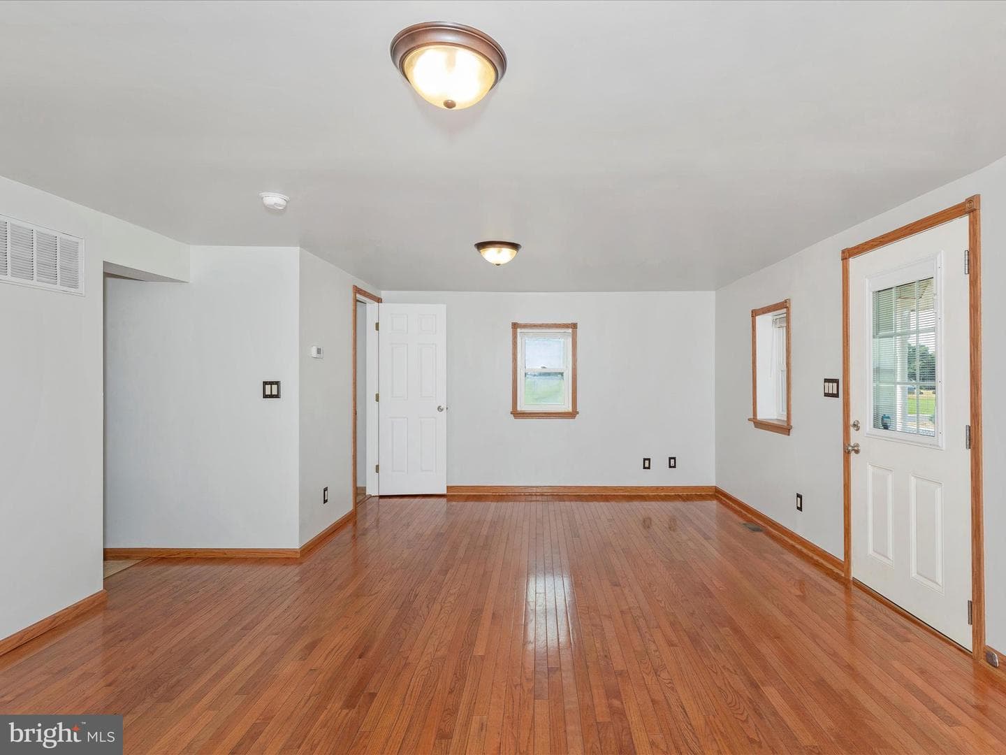 4215 Harney Road photo 7