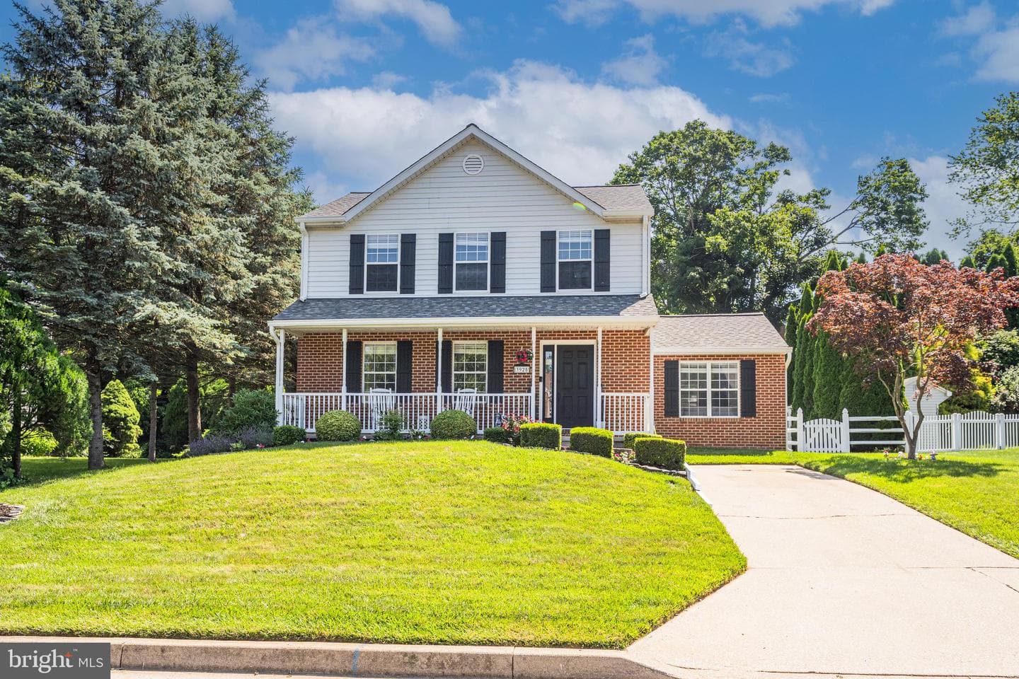 3925 Brittany Lane photo 2