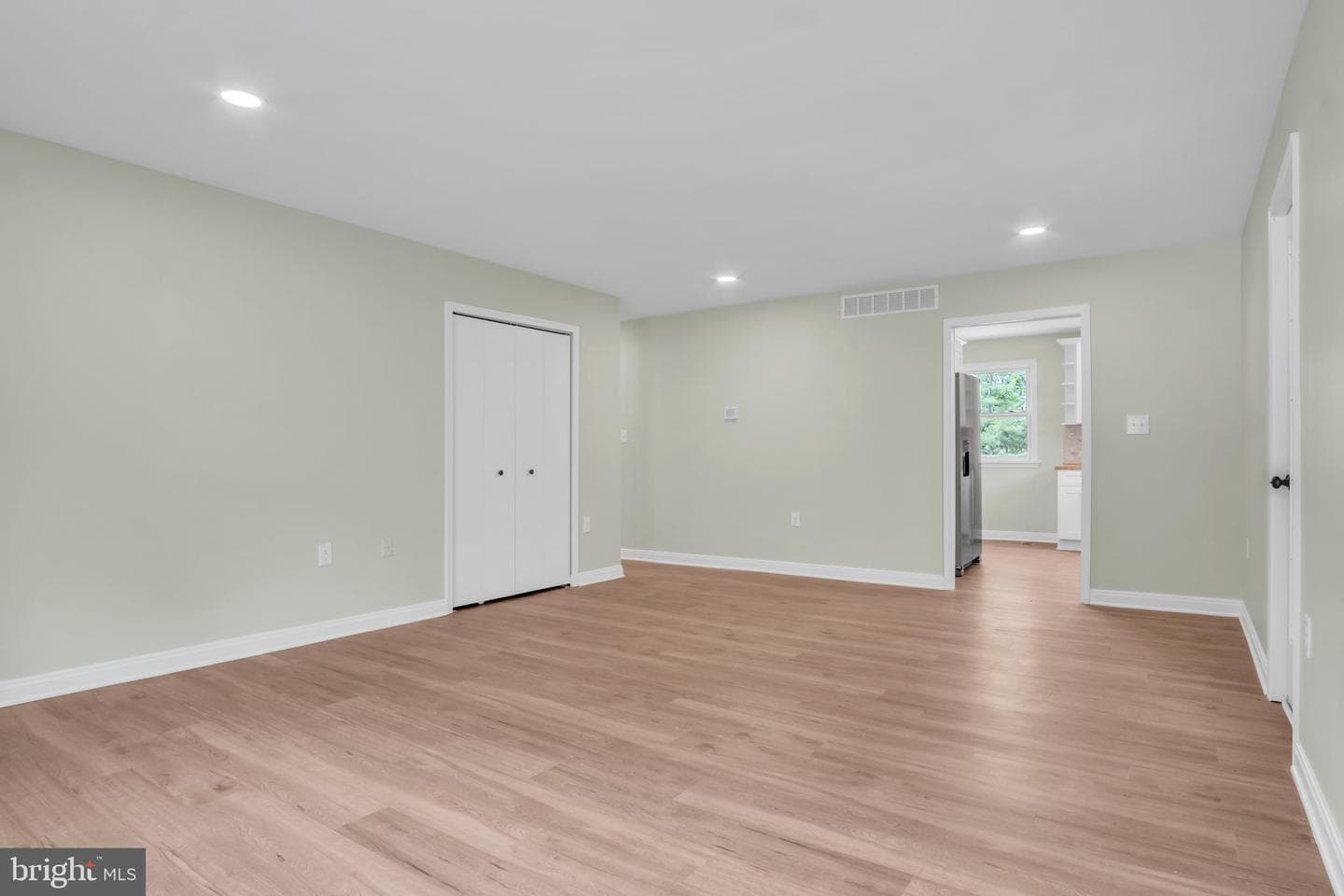318 Mayfield Court photo 15