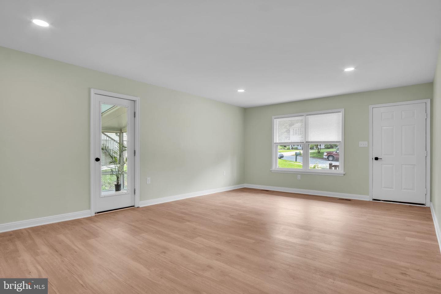 318 Mayfield Court photo 17