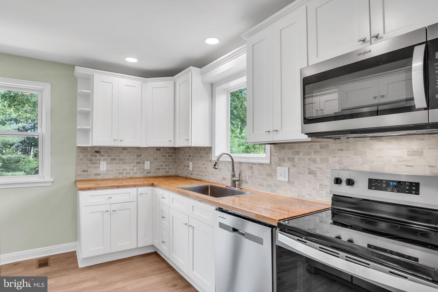 318 Mayfield Court photo 18