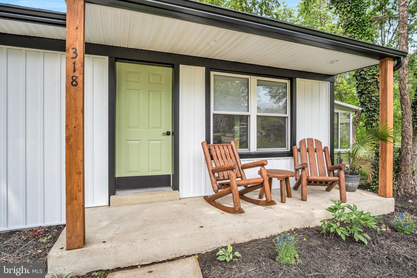 318 Mayfield Court photo 2