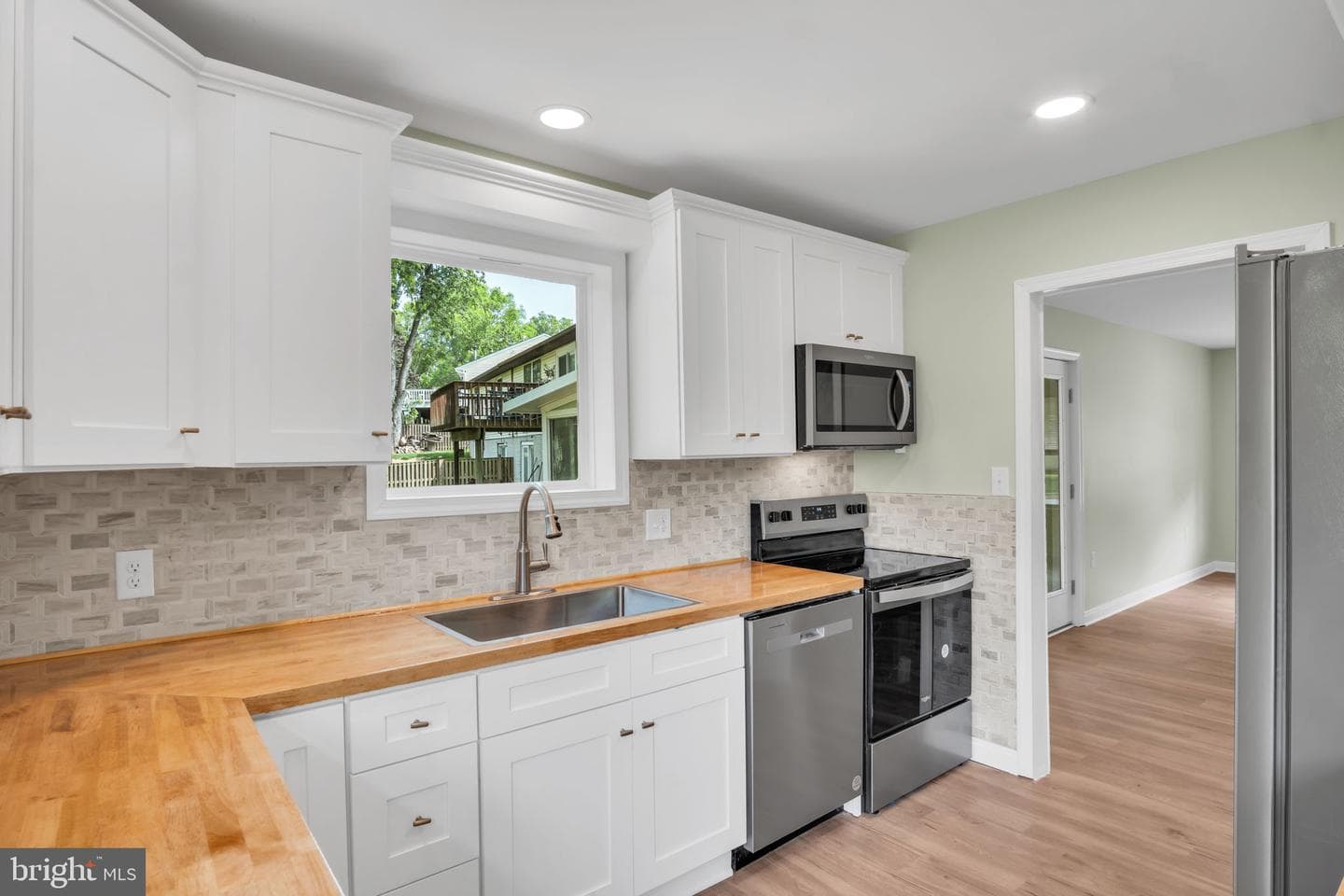 318 Mayfield Court photo 20