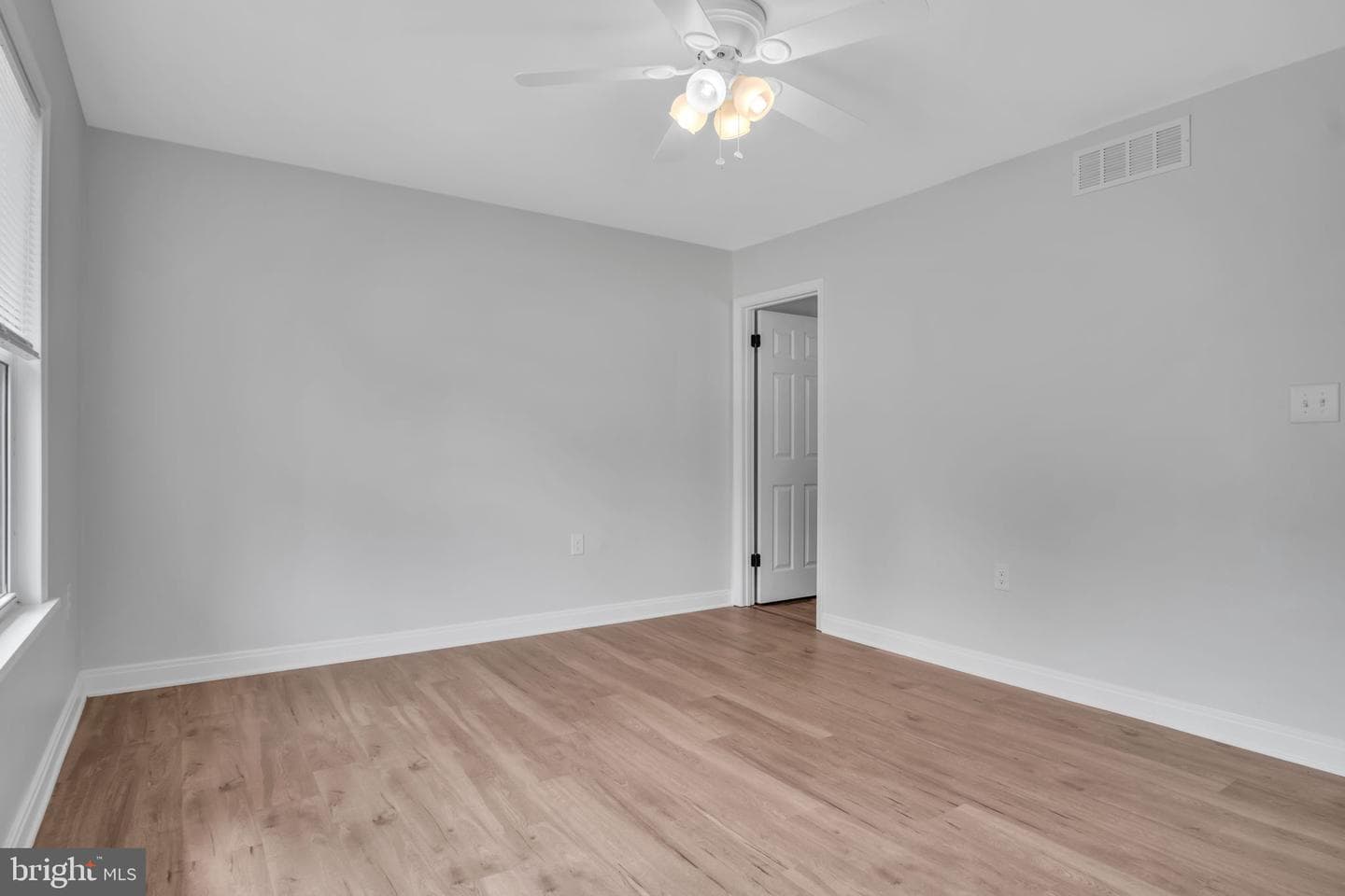 318 Mayfield Court photo 23