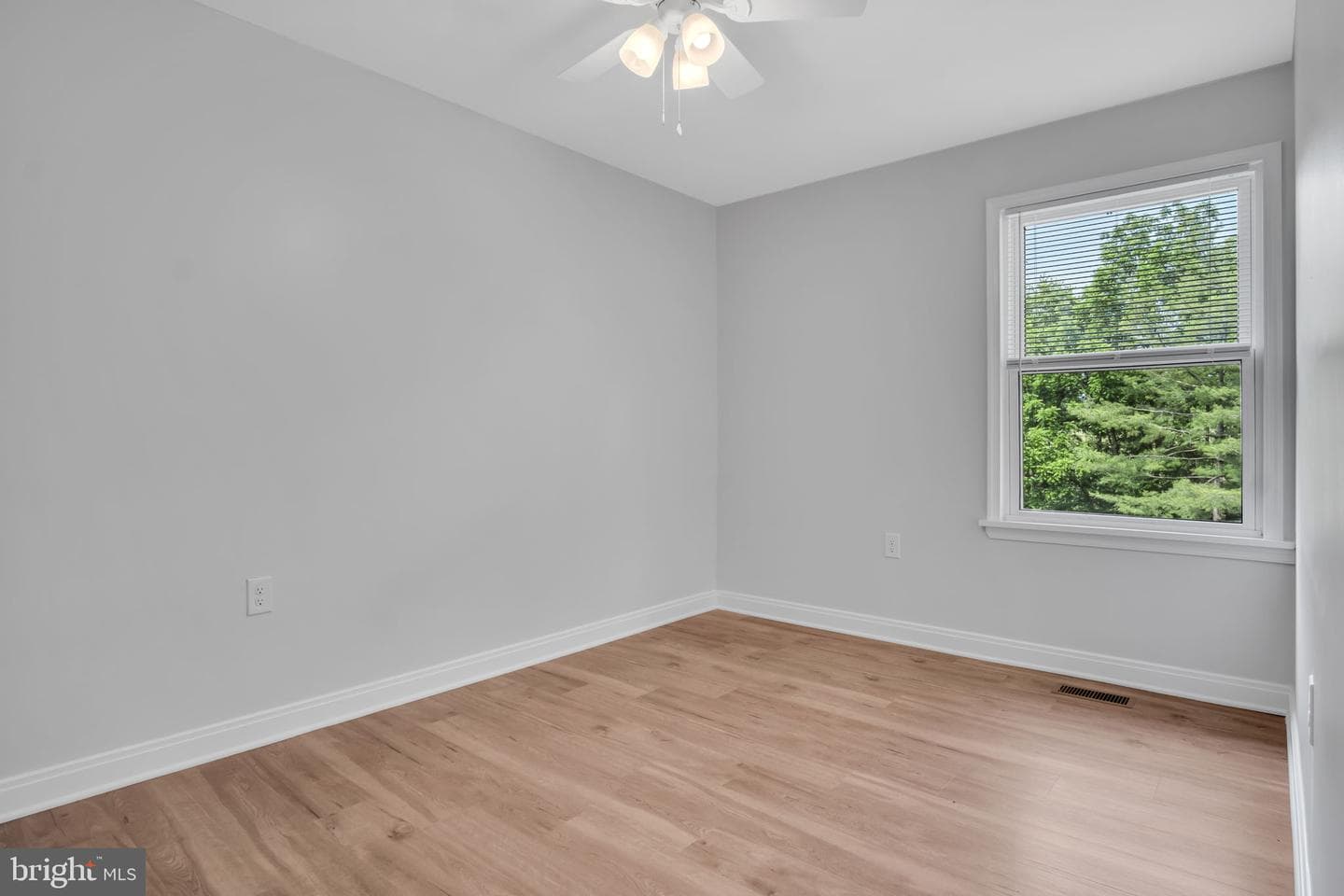 318 Mayfield Court photo 28