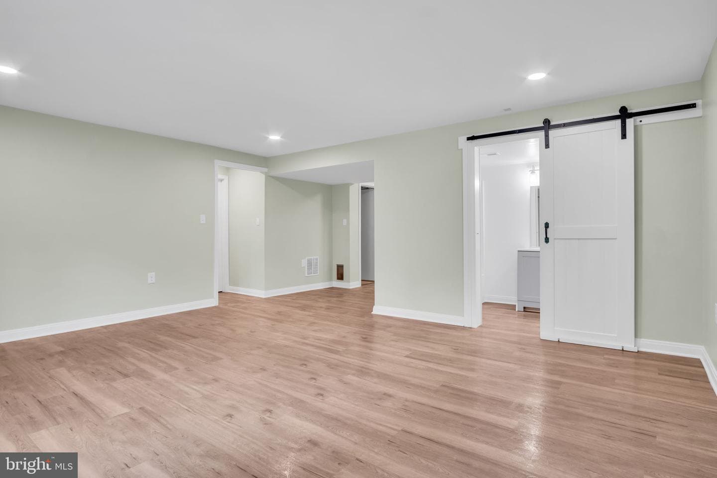 318 Mayfield Court photo 32