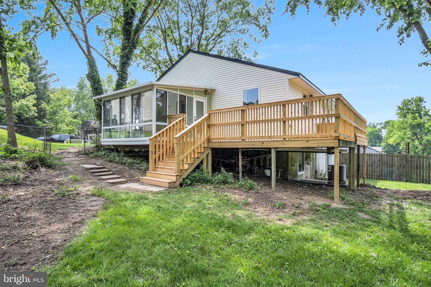 318 Mayfield Court photo 8