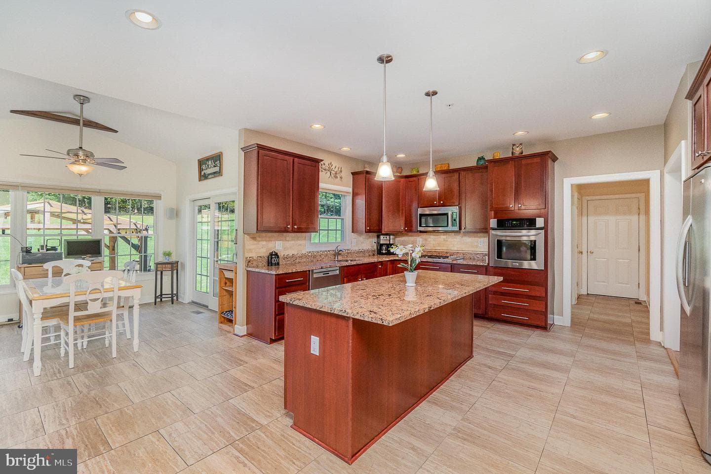 568 Turf Farm Drive photo 11