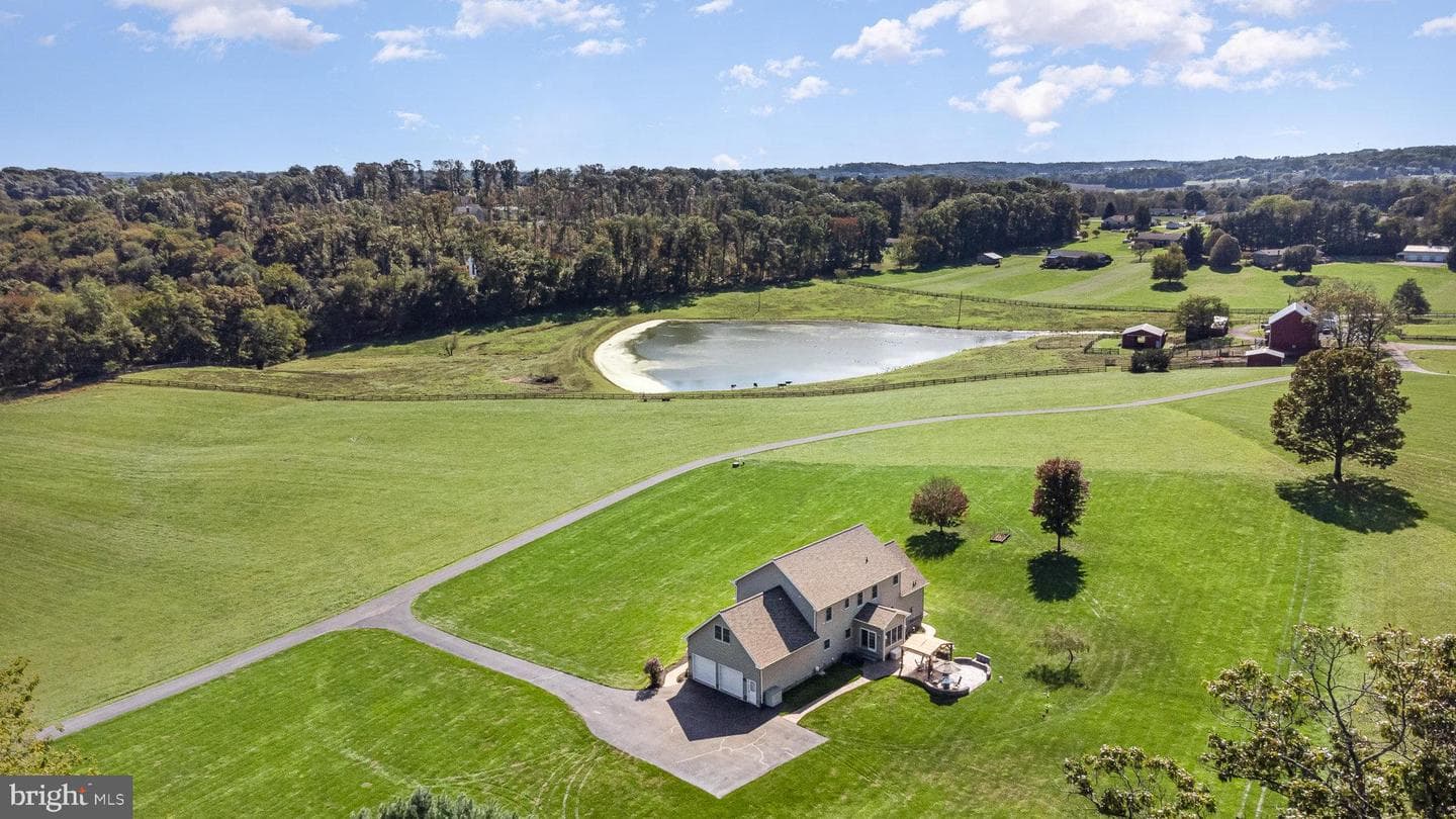 568 Turf Farm Drive photo 2
