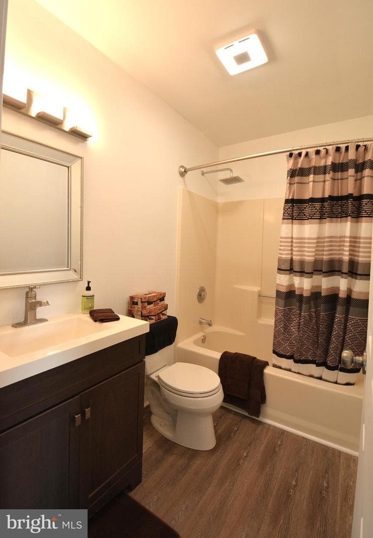 668 Johahn Drive photo 16