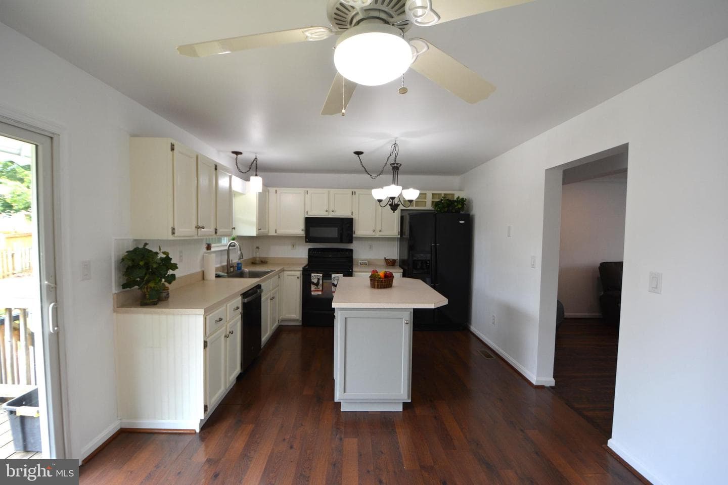 668 Johahn Drive photo 6