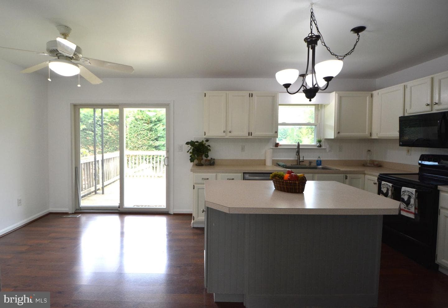 668 Johahn Drive photo 8