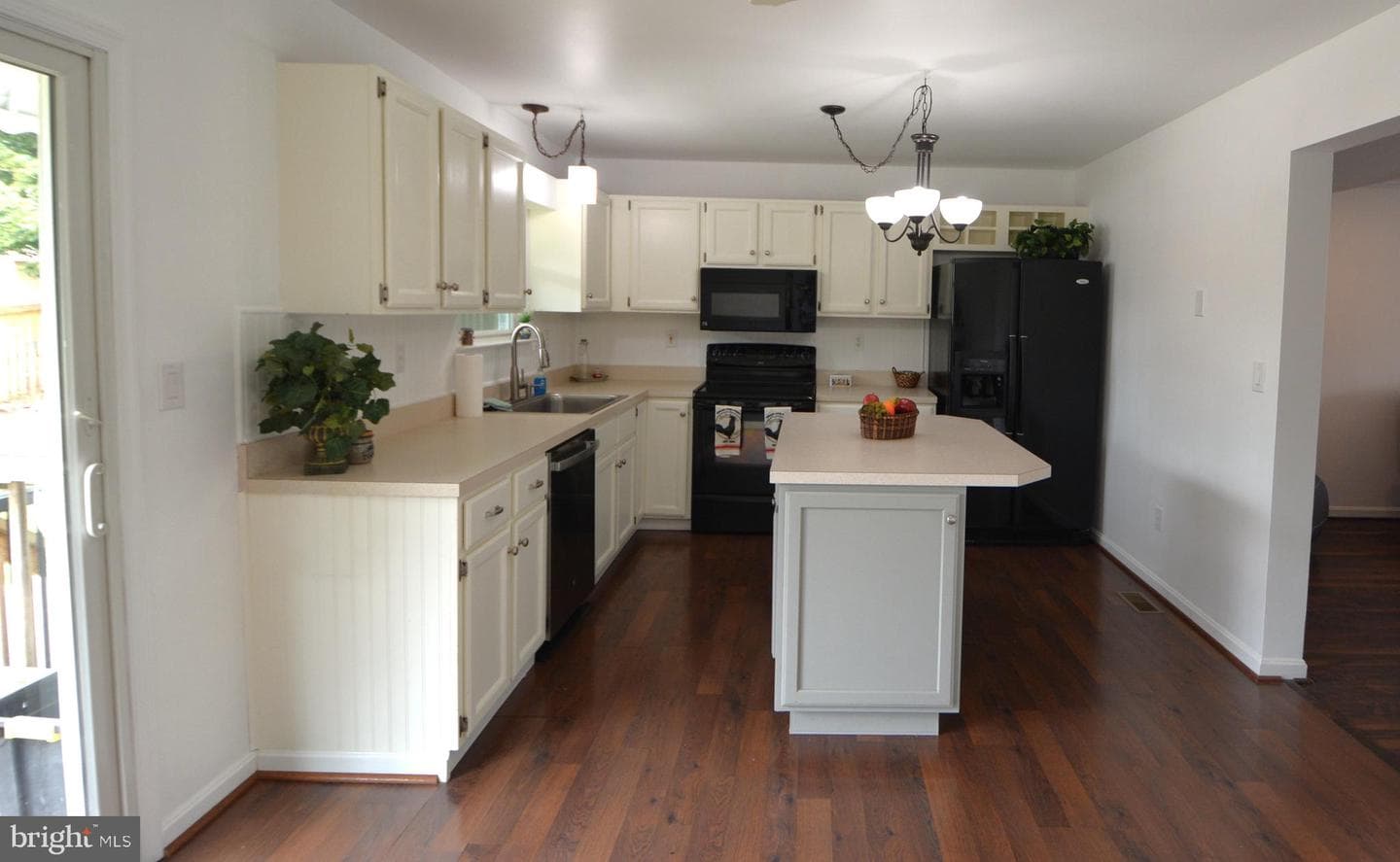 668 Johahn Drive photo 9