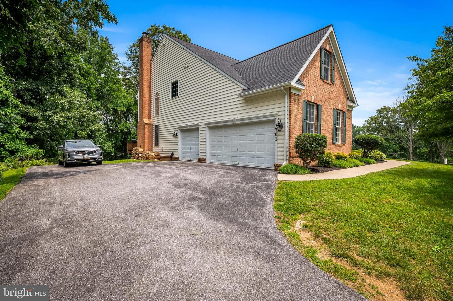 1701 Glenbar Drive photo 6