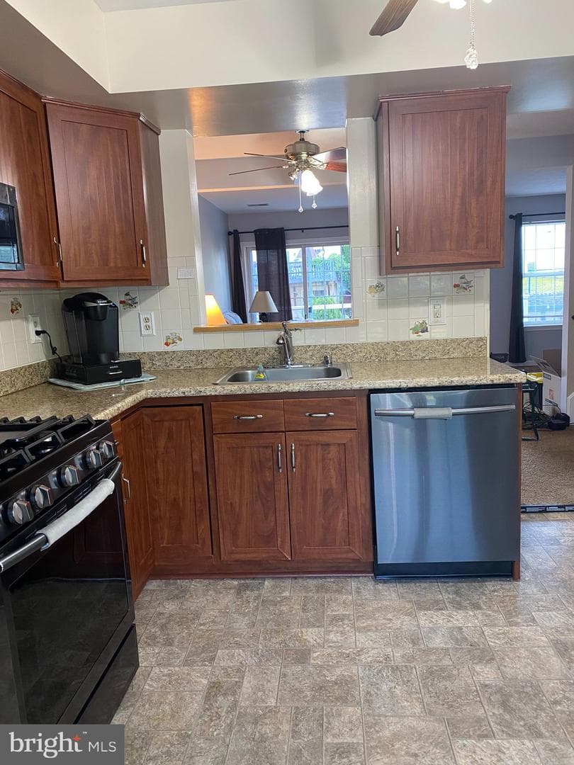 1174 Heathfield Road photo 8
