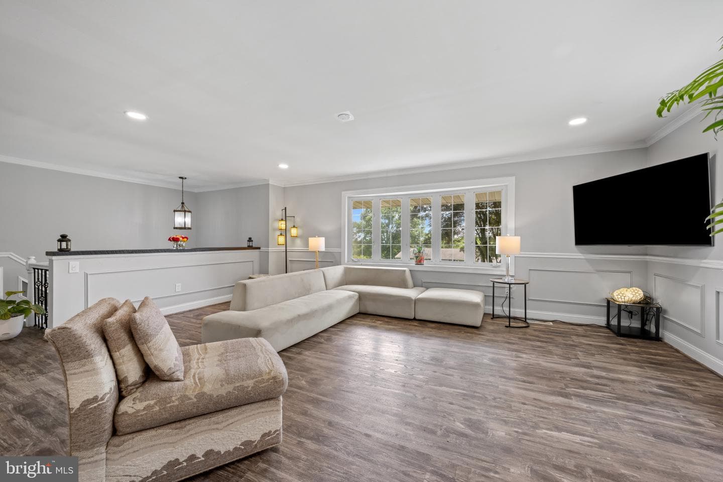 108 Taft Terrace photo 5