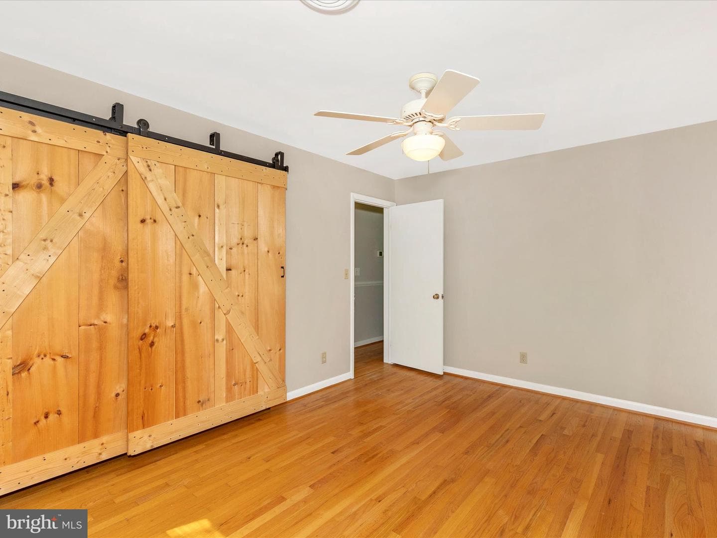 4431 Cherry Tree Lane photo 20