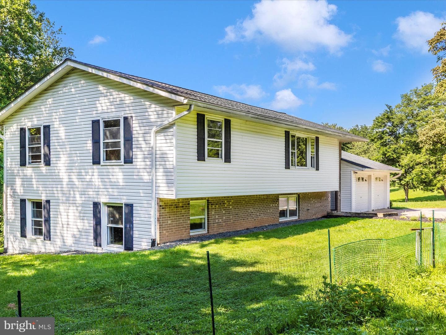 4431 Cherry Tree Lane photo 40