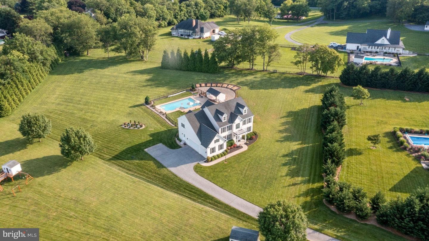 3270 Greenway Drive photo 42