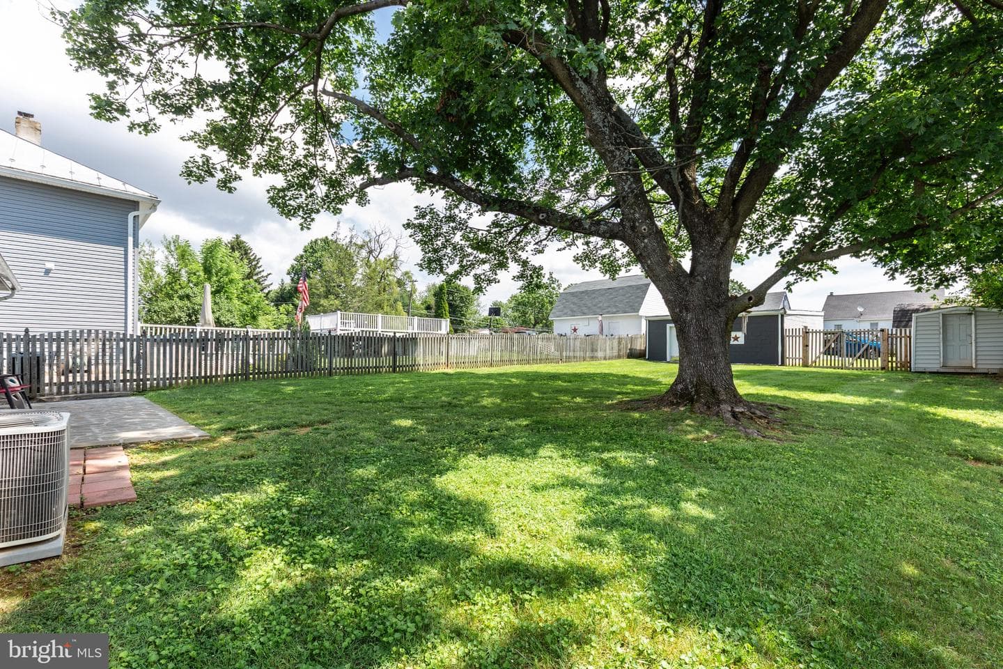 1315 Hillcrest Street photo 36
