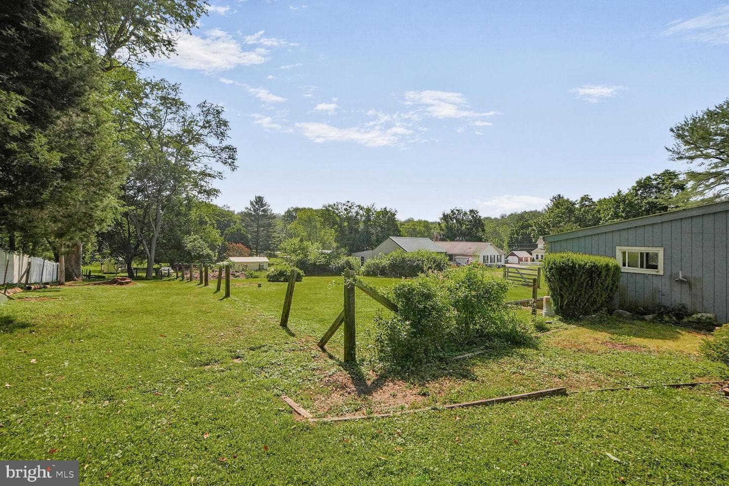 110 Schoolhouse Road photo 27