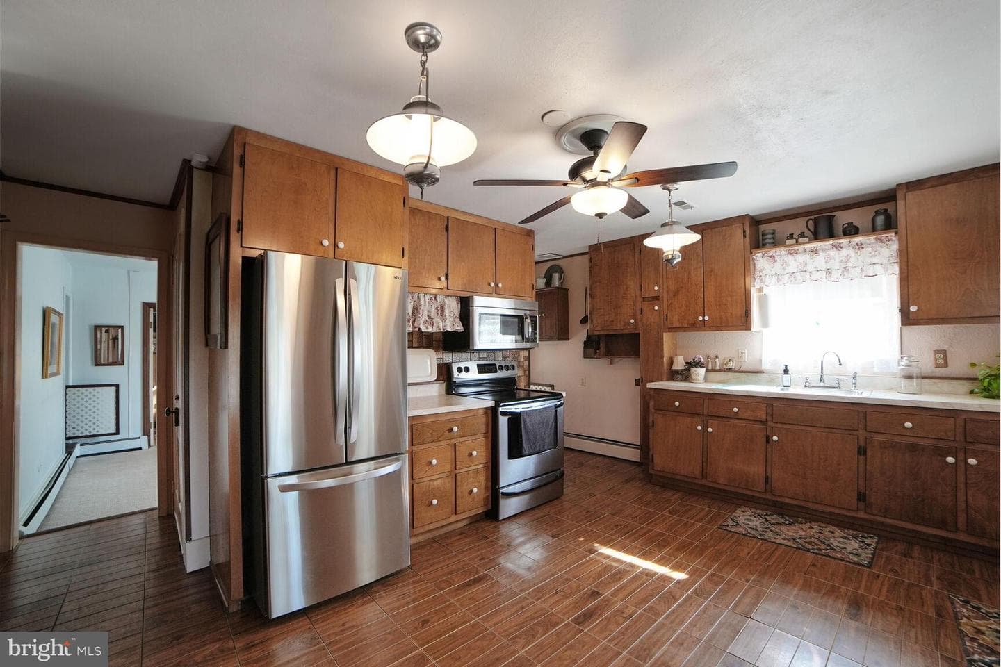 110 Schoolhouse Road photo 3