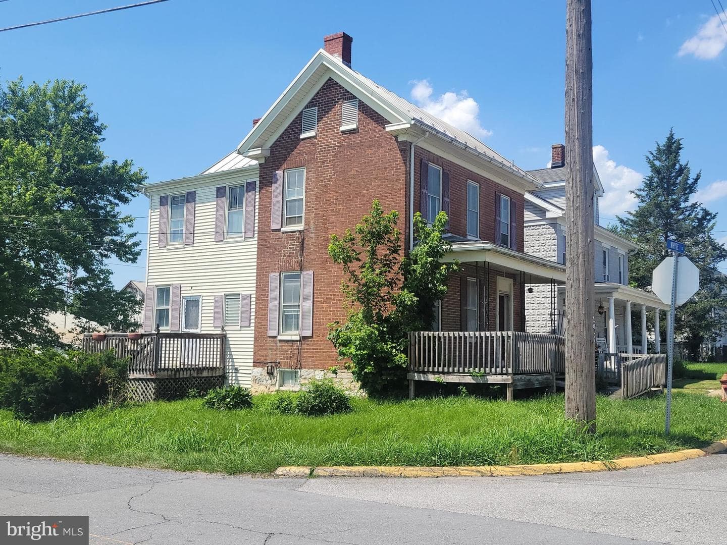 20 S Whyte St