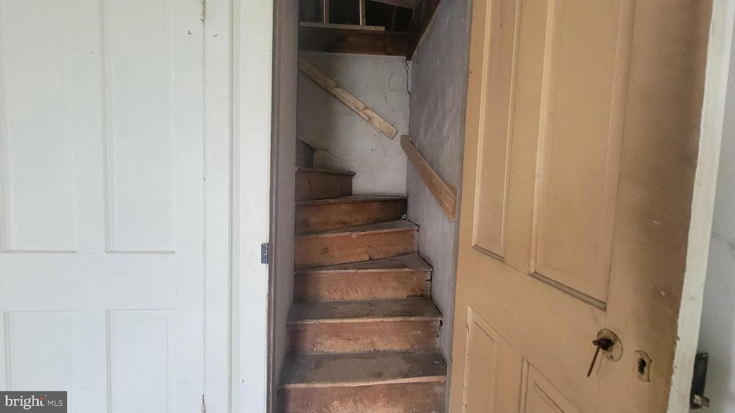 20 S Whyte St photo 16