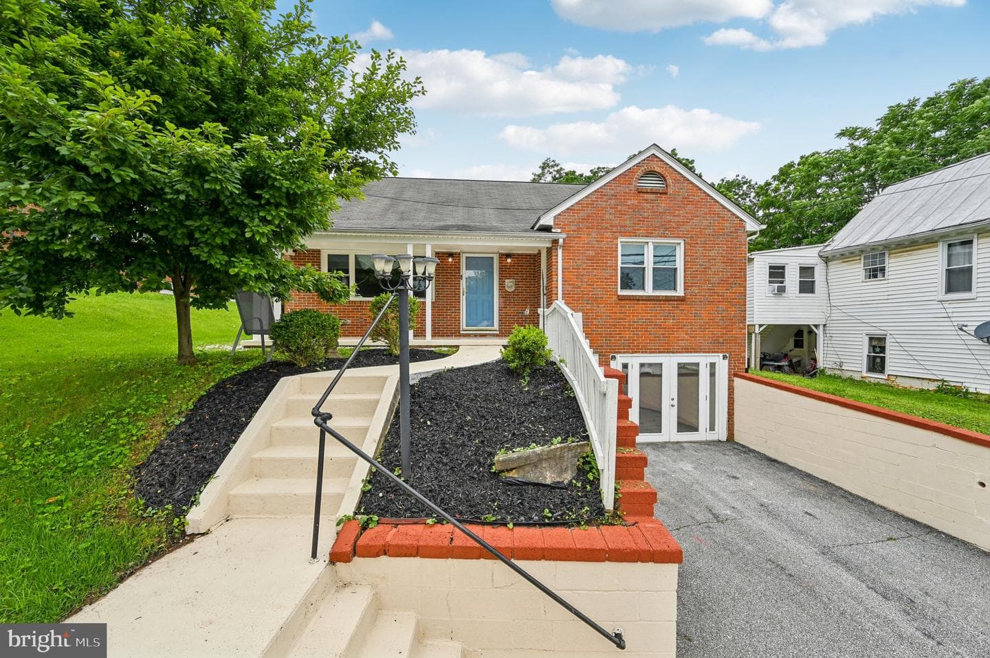 318 E Main Street