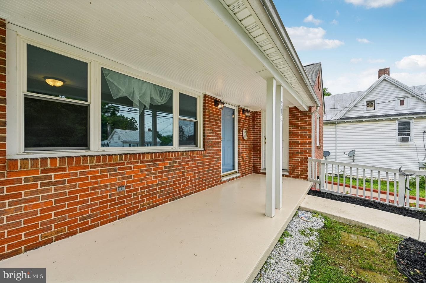 318 E Main Street photo 2